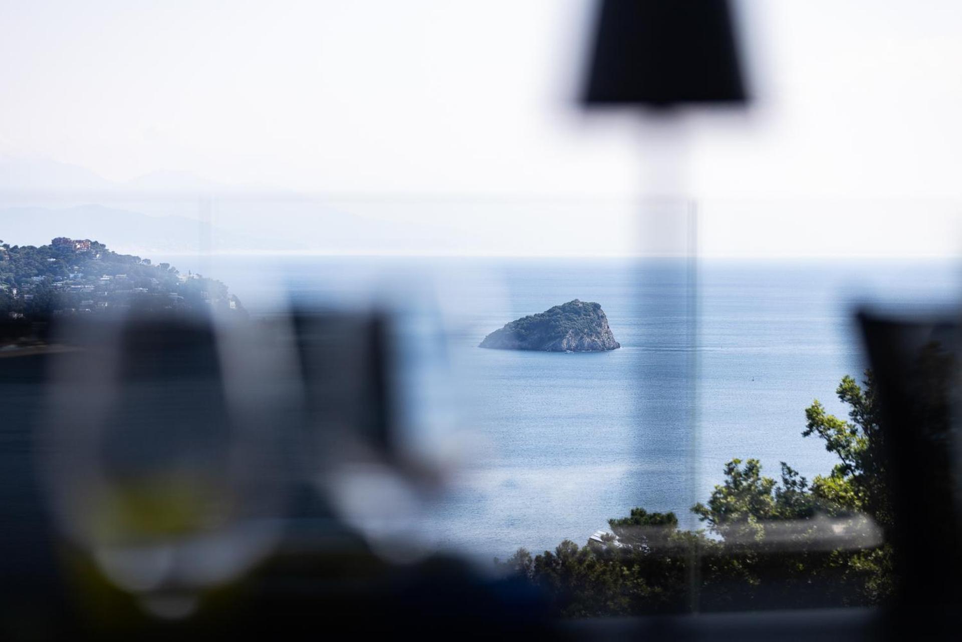 Spettacolare Vista Isola Terrazza E Idromassaggio Vila Noli Exterior foto